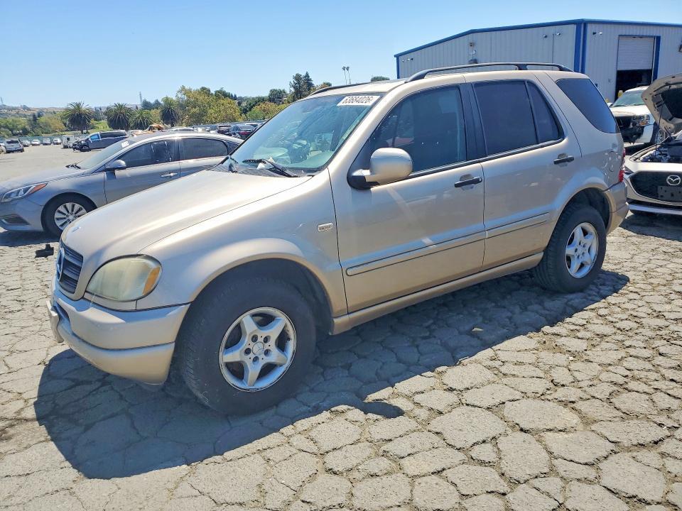 2001 MERCEDES-BENZ ML 4JGAB54E91A243203