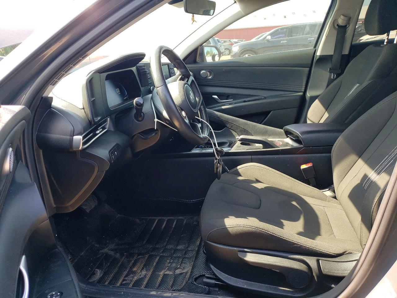 2025 HYUNDAI ELANTRA SEL SPORT — Фото 7 из 12