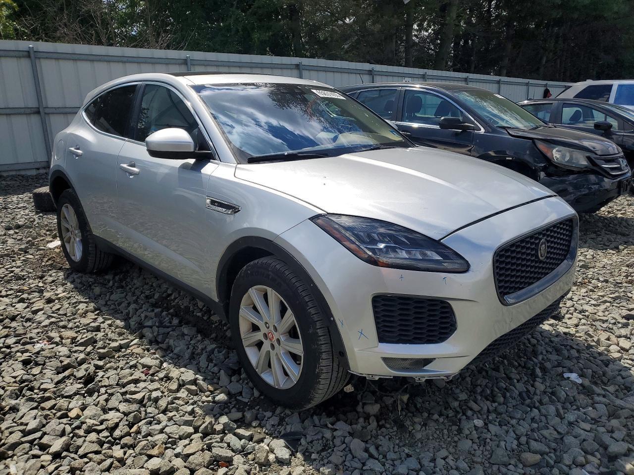 SADFJ2FX6J1Z05110 2018 JAGUAR E-PACE photo no. 4