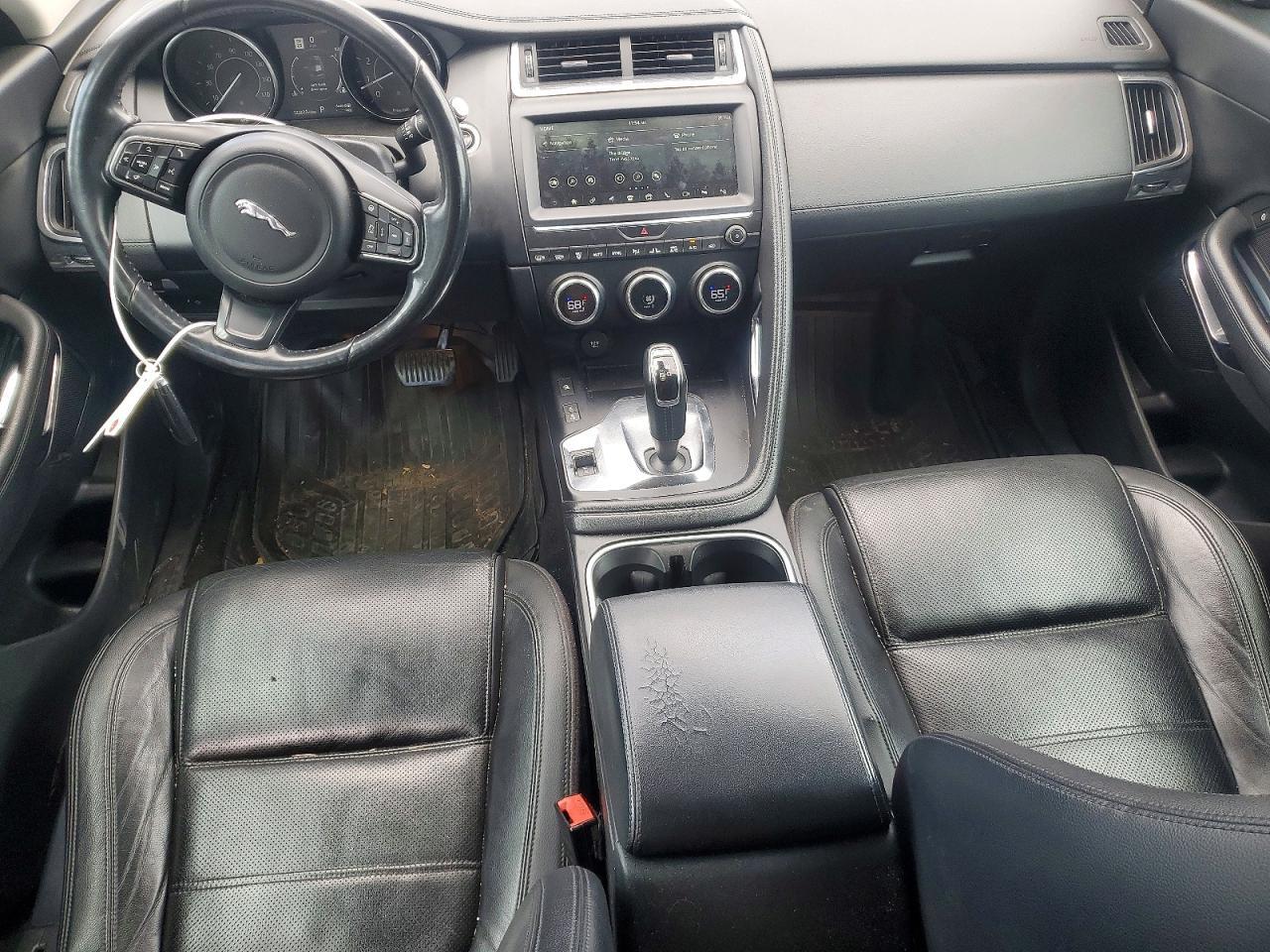 SADFJ2FX6J1Z05110 2018 JAGUAR E-PACE photo no. 8