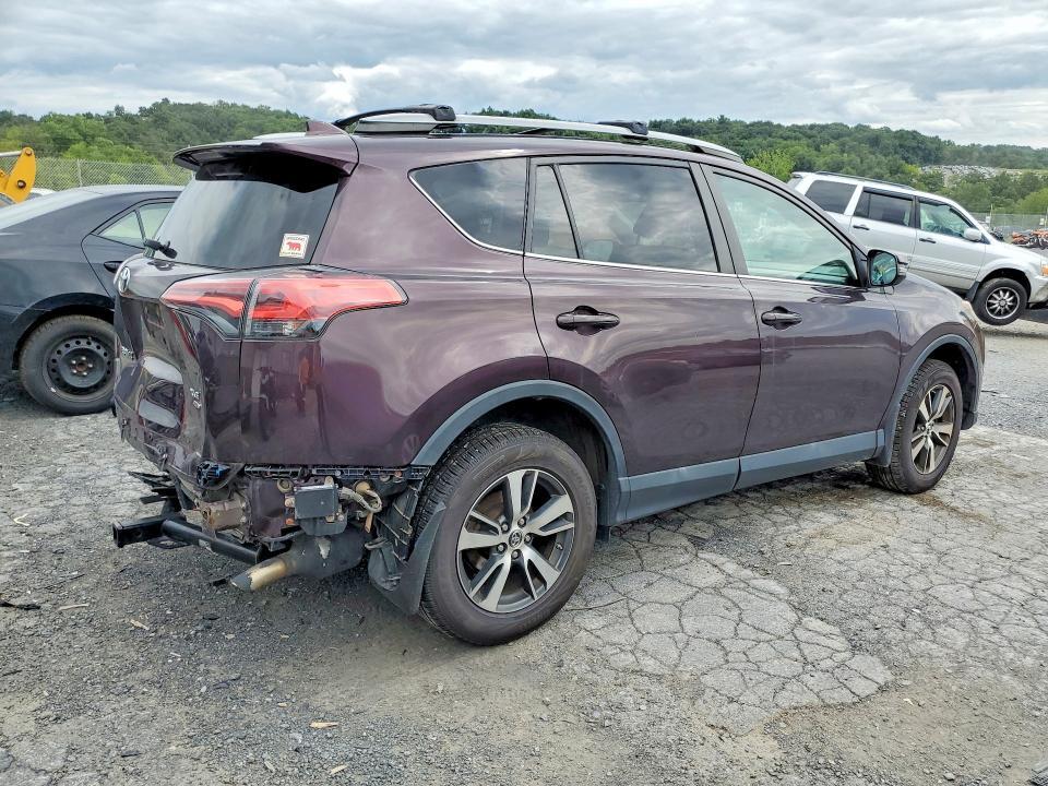 2T3RFREV9JW719954 2018 TOYOTA RAV4 photo no. 3