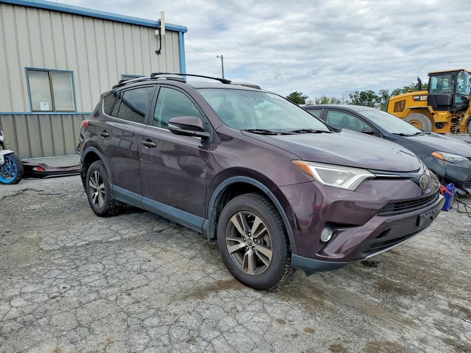 2T3RFREV9JW719954 2018 TOYOTA RAV4 photo no. 4