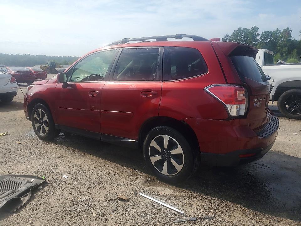 JF2SJAGC4JH573984 2018 SUBARU FORESTER photo no. 2