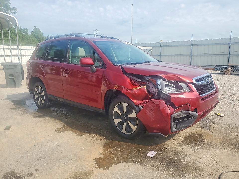 JF2SJAGC4JH573984 2018 SUBARU FORESTER photo no. 4