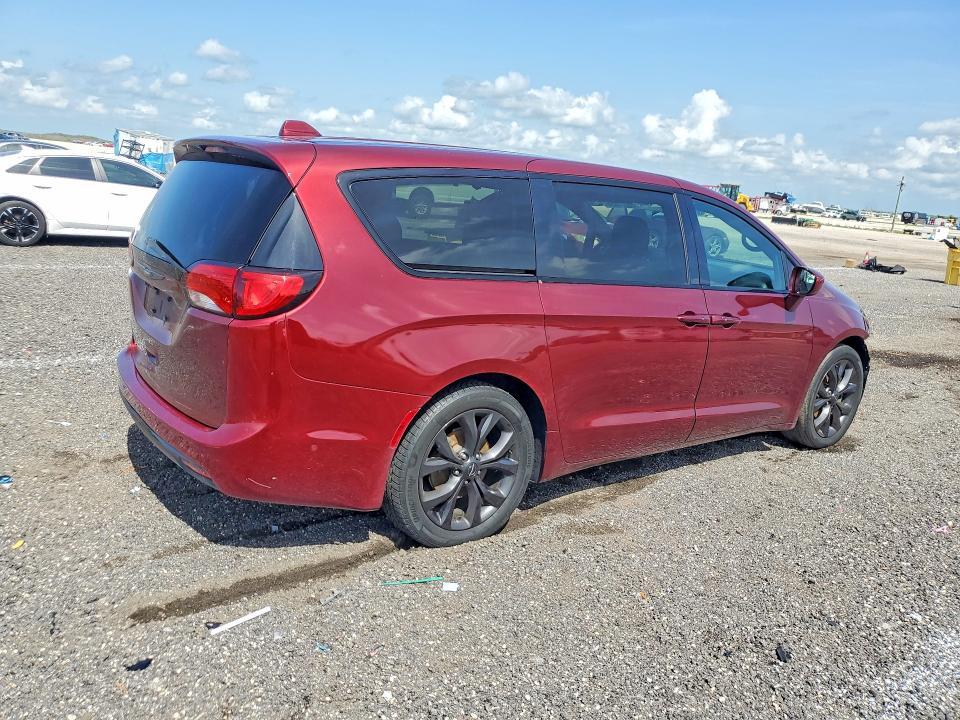 2C4RC1FG0JR361972 2018 CHRYSLER PACIFICA photo no. 3