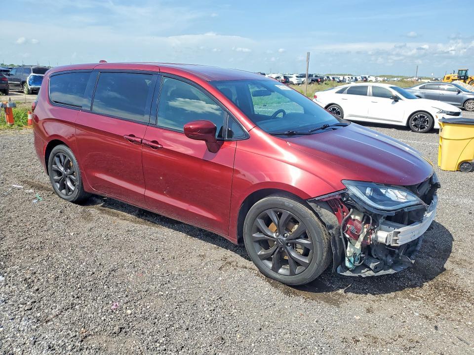 2C4RC1FG0JR361972 2018 CHRYSLER PACIFICA photo no. 4