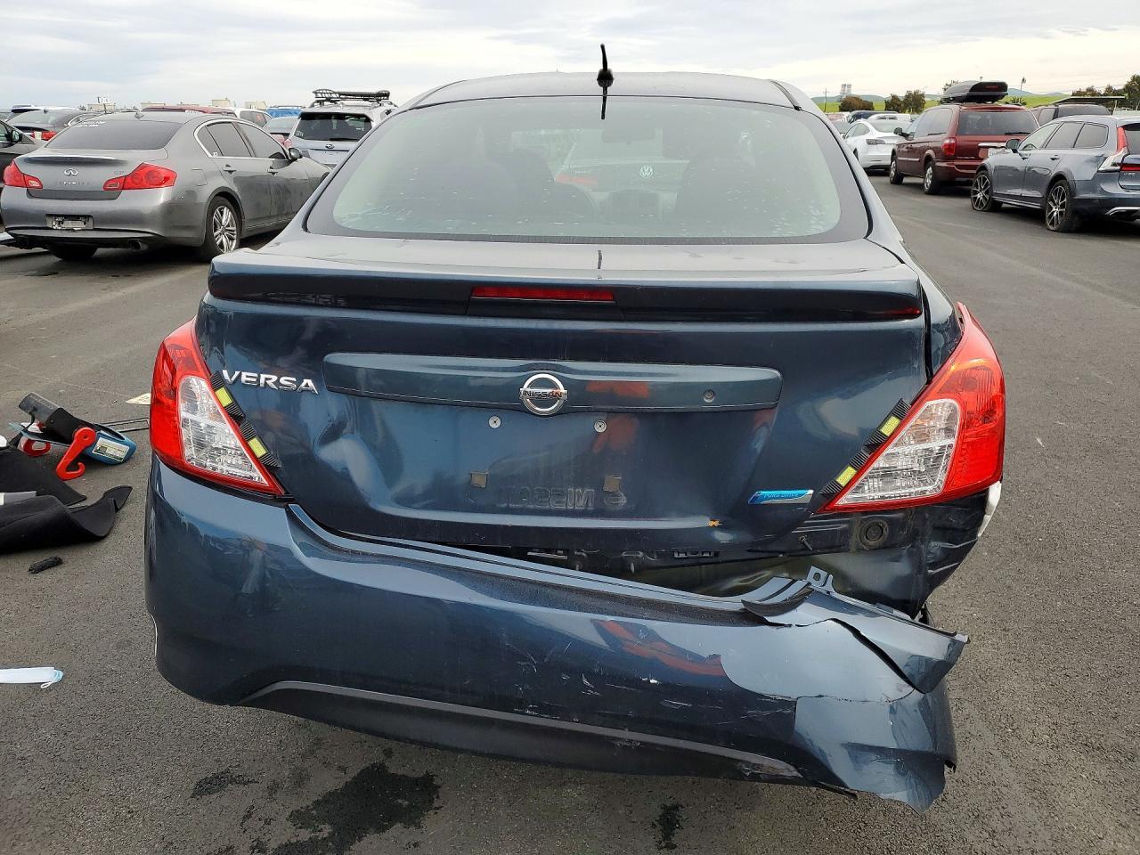 3N1CN7AP3FL833597 2015 NISSAN VERSA photo no. 6