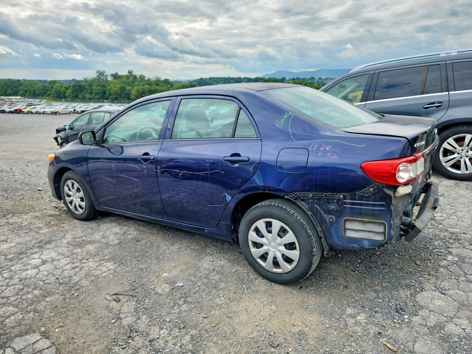 2T1BU4EE1DC984411 2013 TOYOTA COROLLA photo no. 2