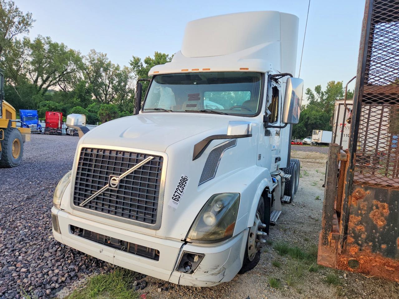 2017 VOLVO VNL 4V4NC9EH6HN974102