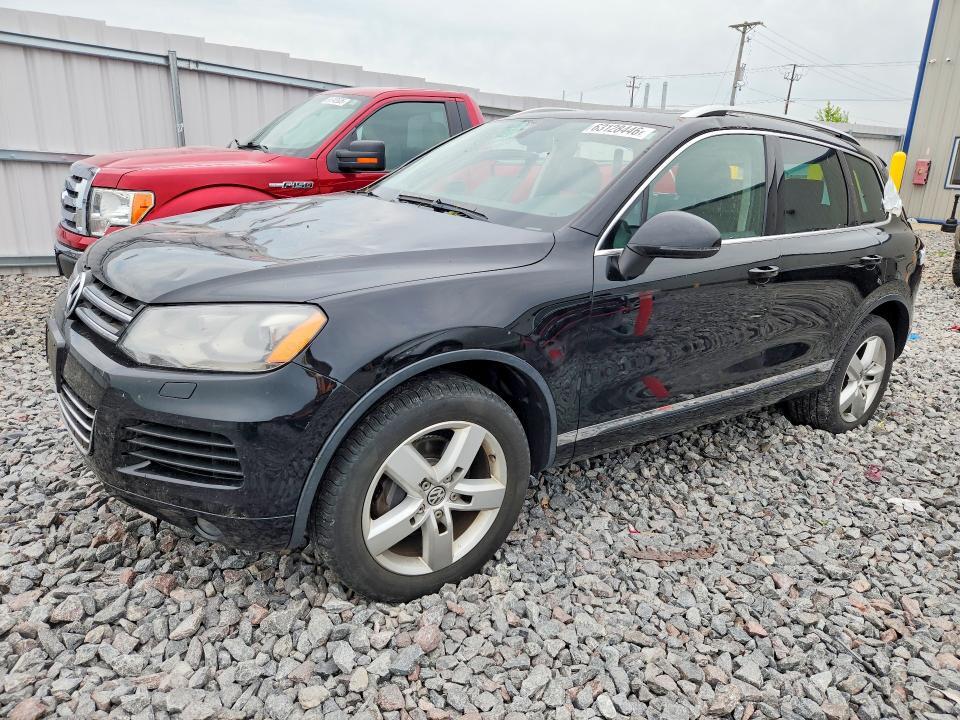 2014 VOLKSWAGEN TOUAREG WVGEP9BP2ED001212