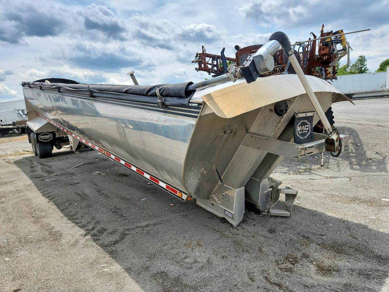 5MADN4028CC024571 2012 MAC TRAILER MANUFACTURING DUMP BODY photo no. 4