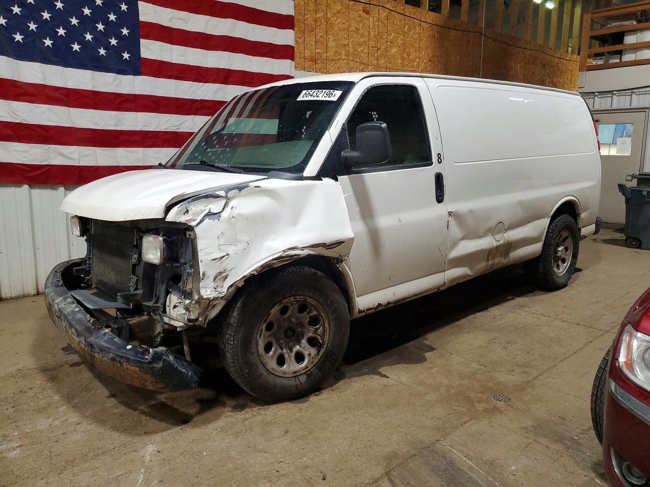 2011 CHEVROLET EXPRESS G1500 1GCSHAF40B1134117