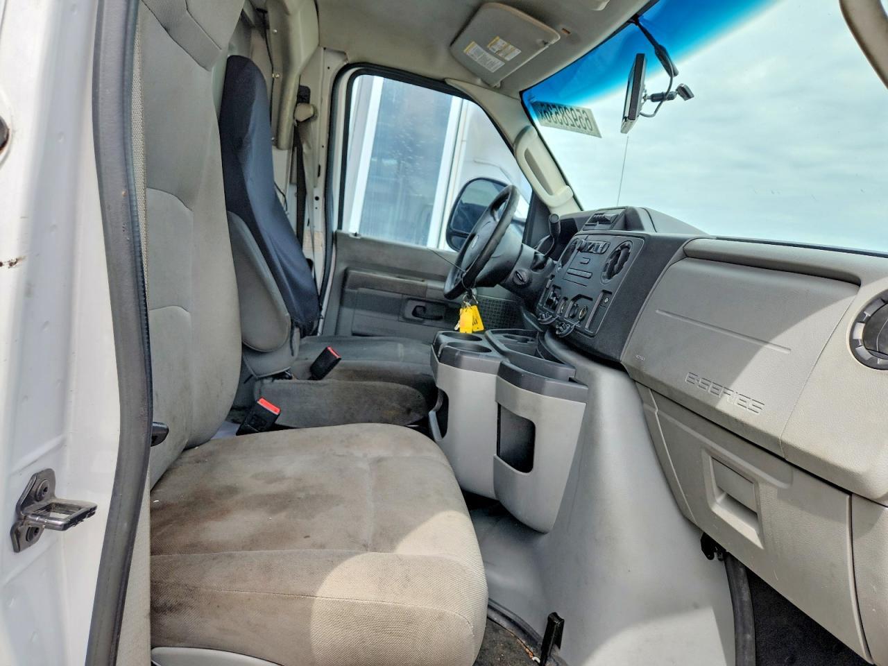 2018 FORD ECONOLINE E350 SUPER DUTY CUTAWAY VAN — Фото 11 из 13