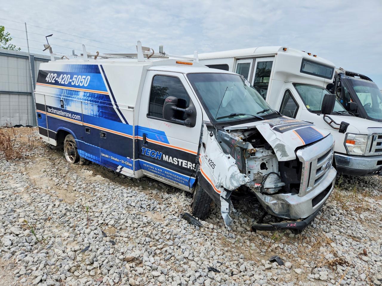 2018 FORD ECONOLINE E350 SUPER DUTY CUTAWAY VAN — Фото 4 из 13