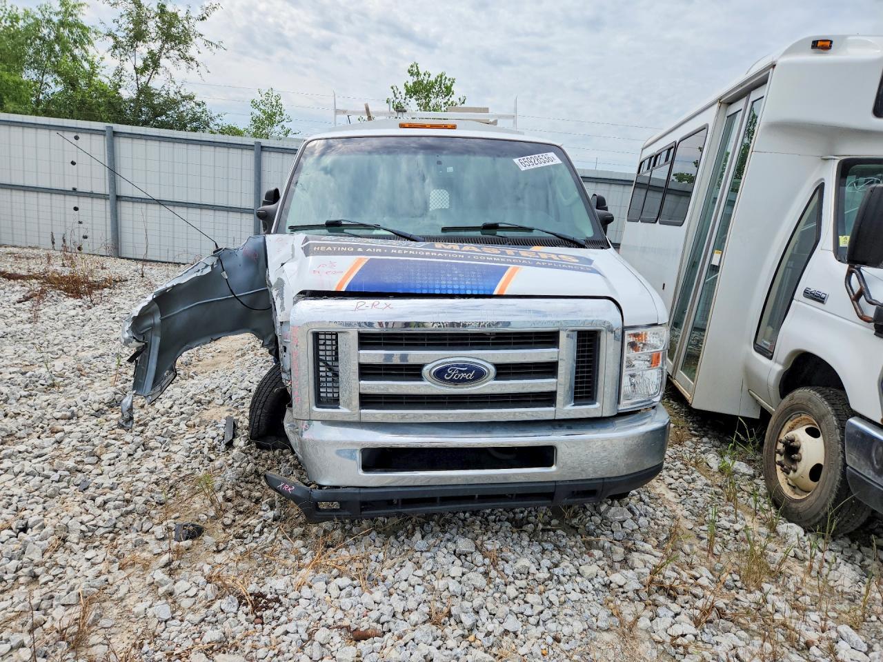 2018 FORD ECONOLINE E350 SUPER DUTY CUTAWAY VAN — Фото 5 из 13