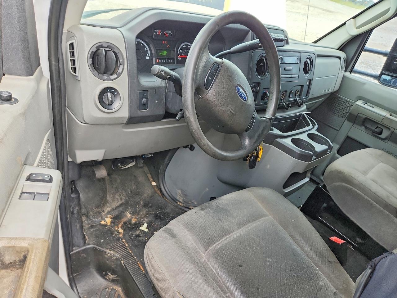2018 FORD ECONOLINE E350 SUPER DUTY CUTAWAY VAN — Фото 8 из 13