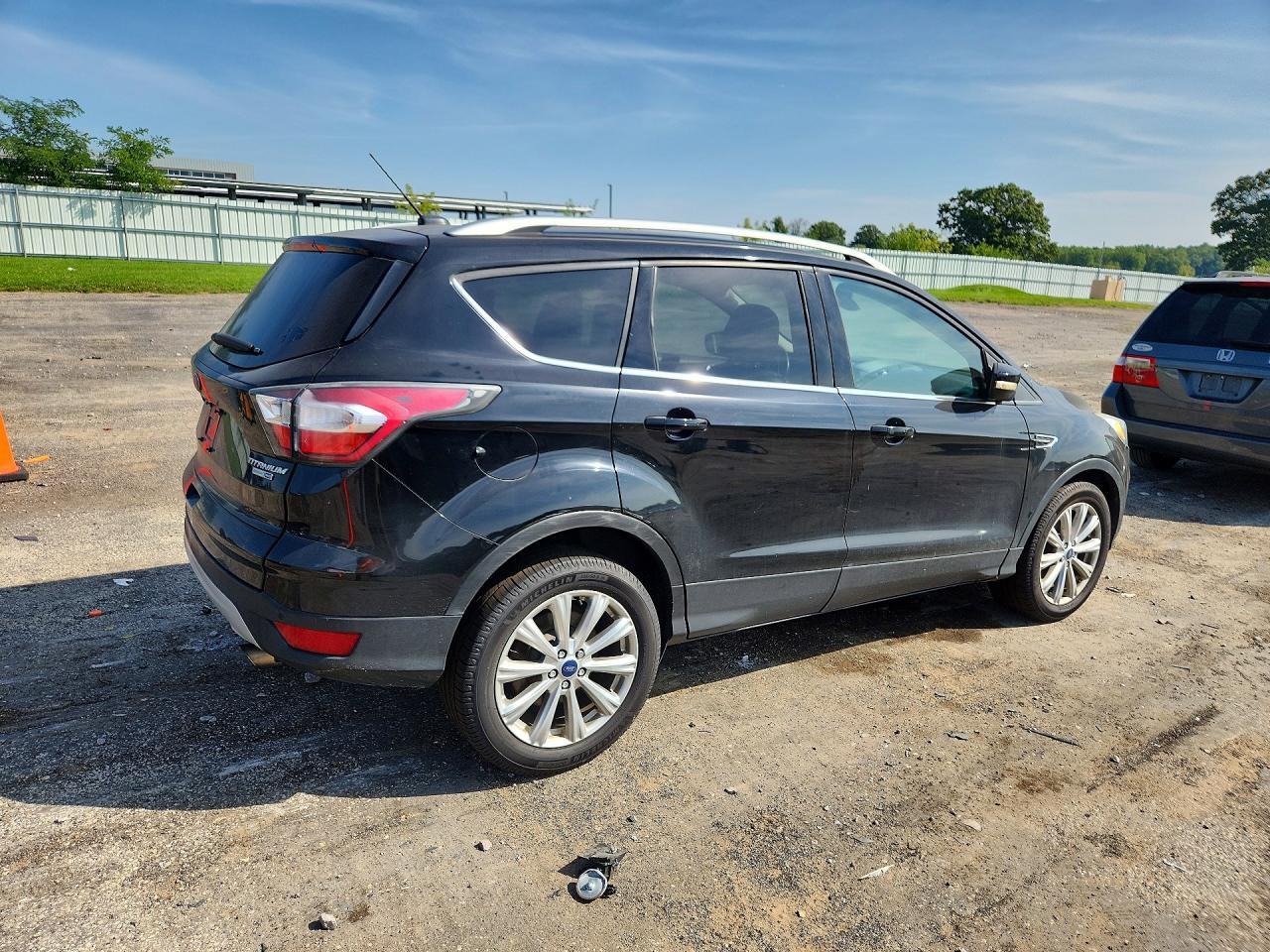 1FMCU9JD5HUB34266 2017 FORD ESCAPE photo no. 3