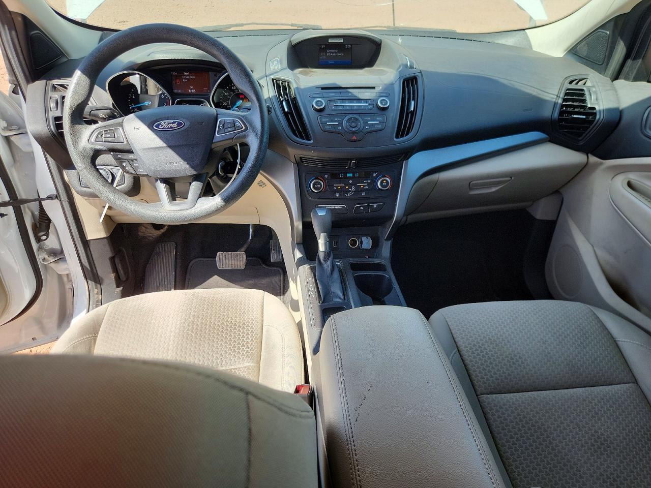 1FMCU0GD8HUC88201 2017 FORD ESCAPE photo no. 8