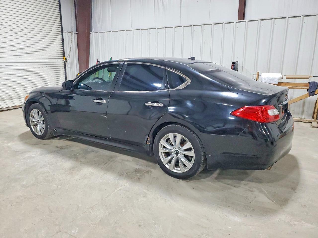 JN1AY1AP2BM520326 2011 INFINITI M56 photo no. 2