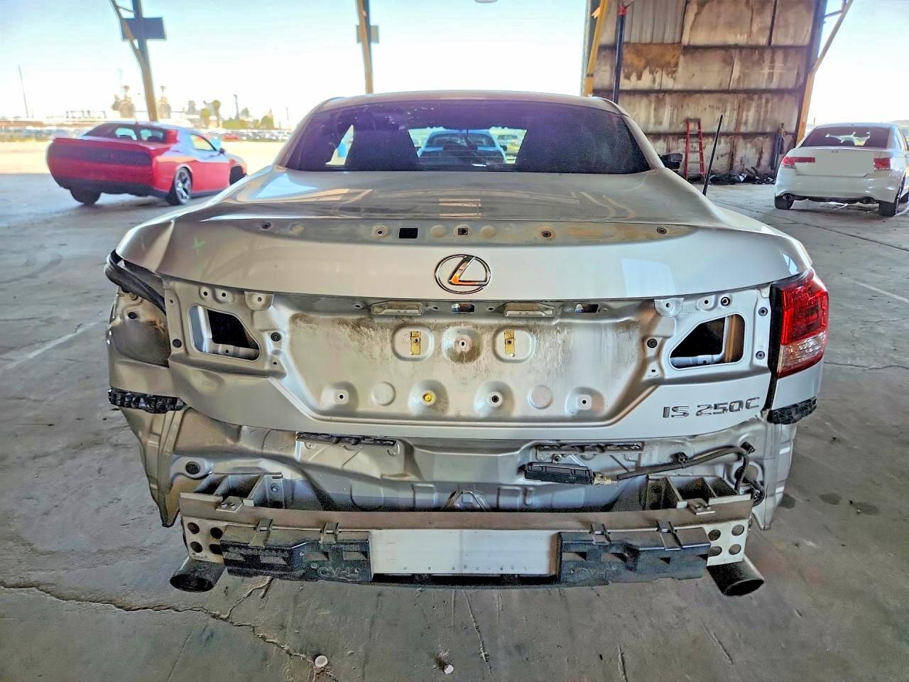 JTHFF2C2XB2518236 2011 LEXUS IS 250C photo no. 6