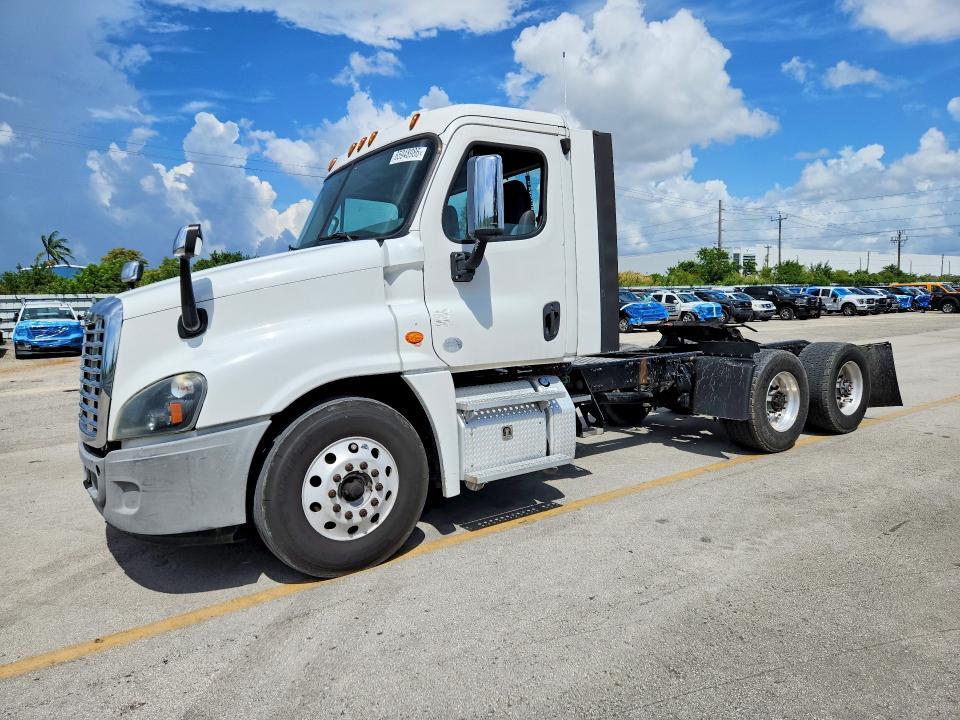 2018 FREIGHTLINER CASCADIA 125 1FUGGEDV0JLHB4053