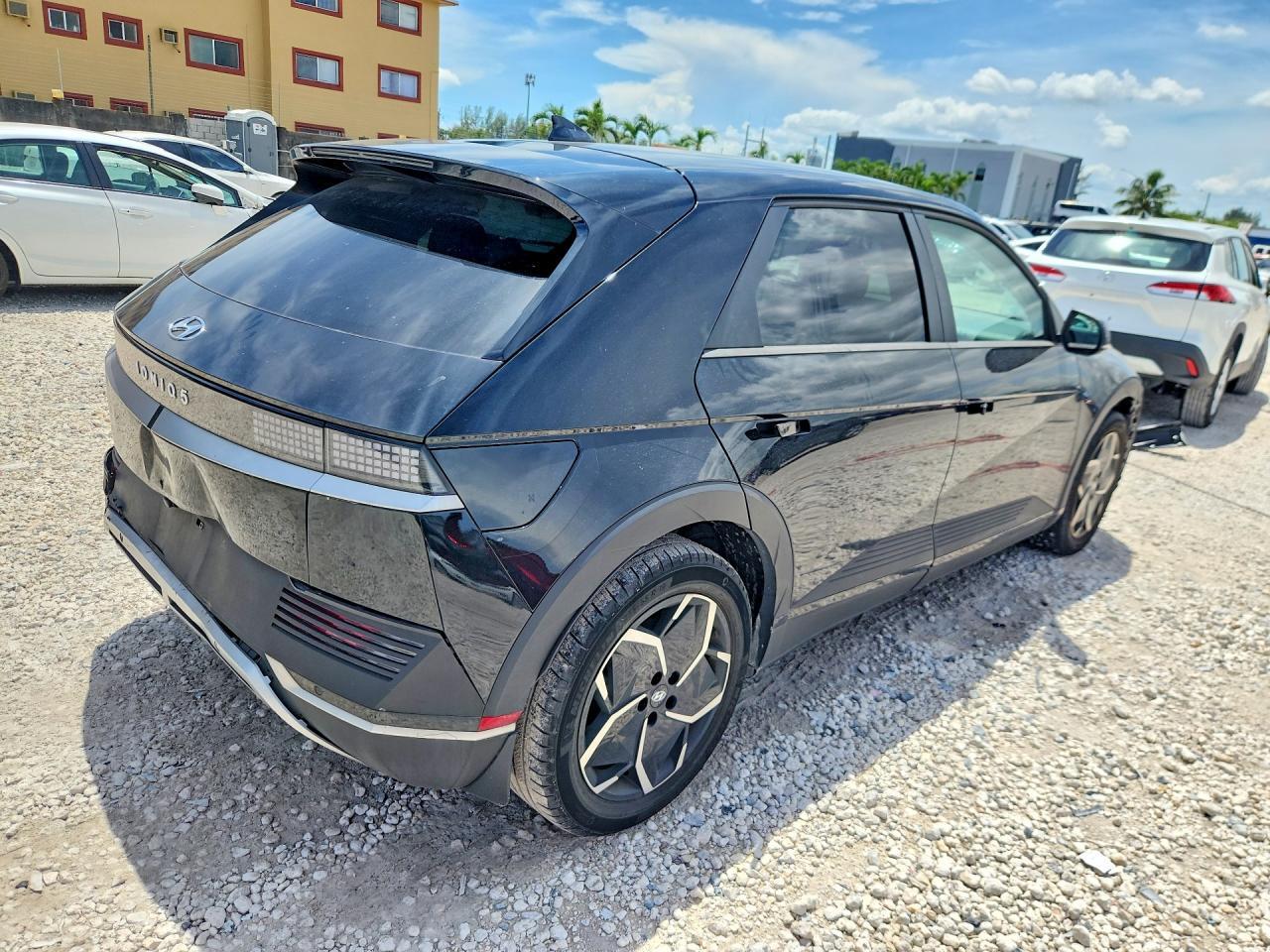 2024 HYUNDAI IONIQ 5 SE — Фото 3 из 13