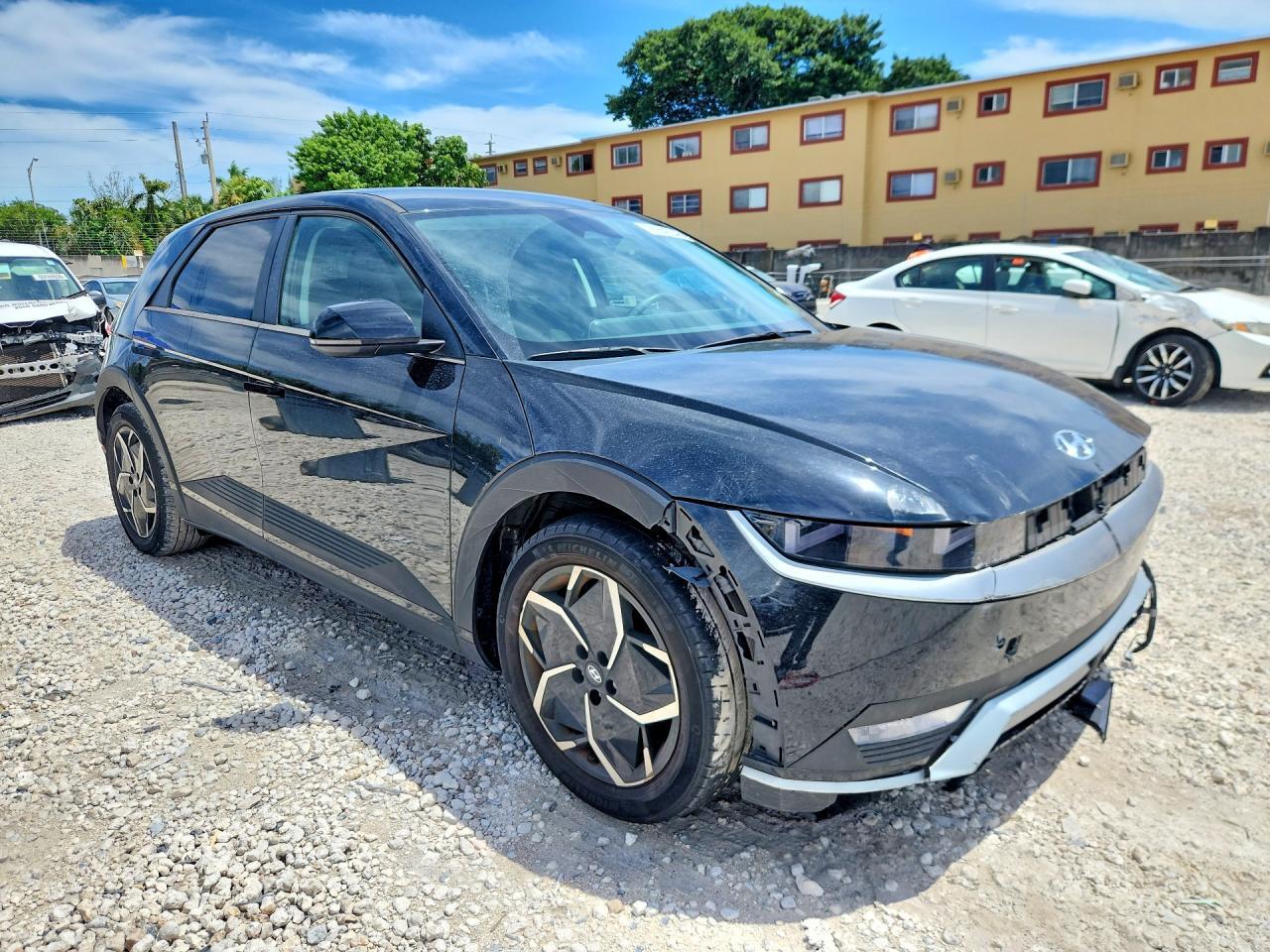 2024 HYUNDAI IONIQ 5 SE — Фото 4 из 13