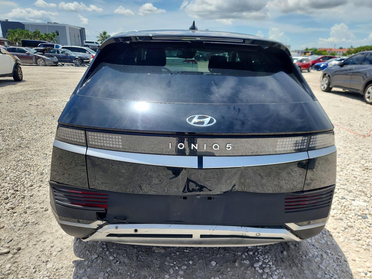 2024 HYUNDAI IONIQ 5 SE — Фото 6 из 13