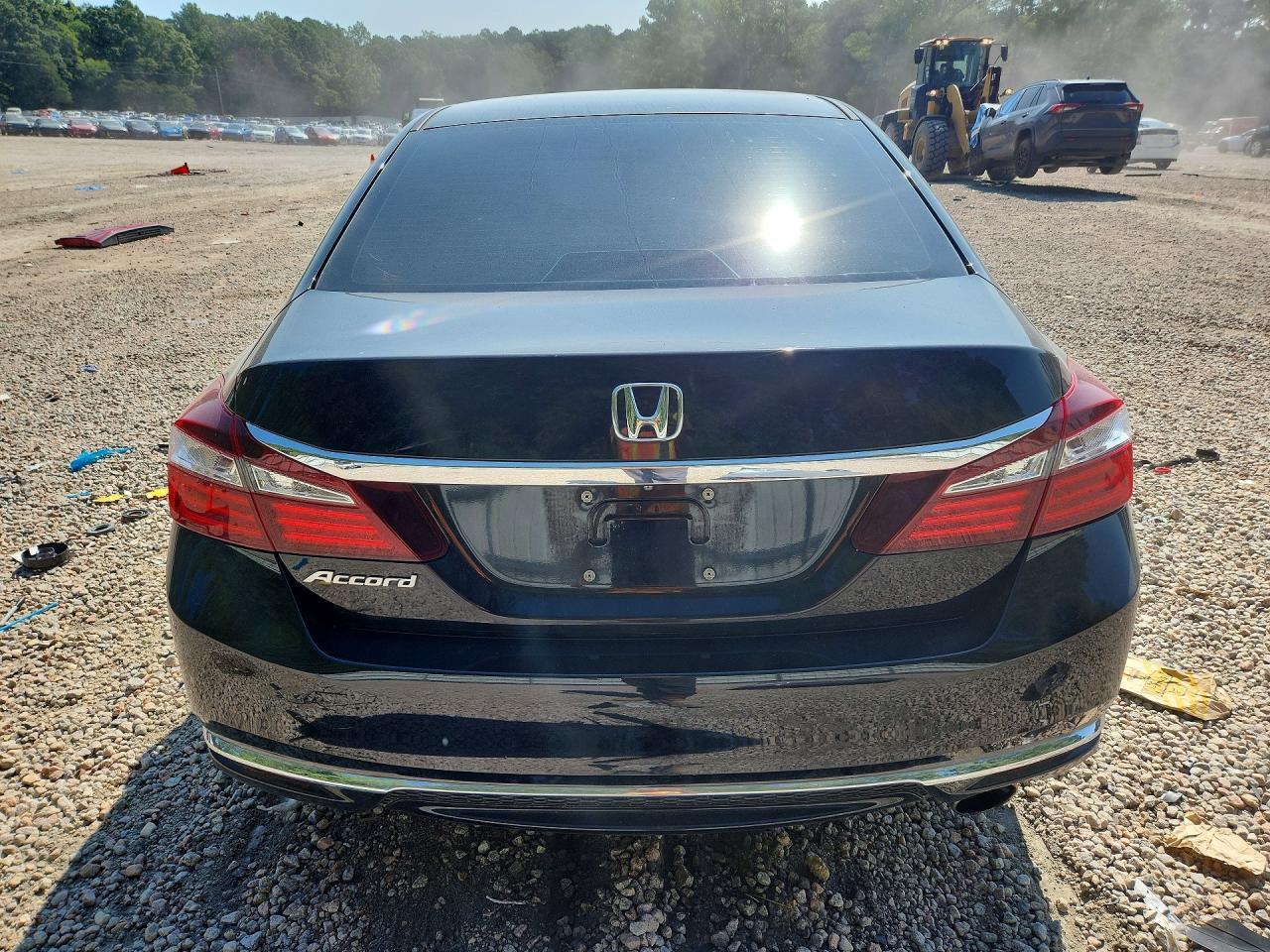 2017 HONDA ACCORD LX — Фото 6 из 13