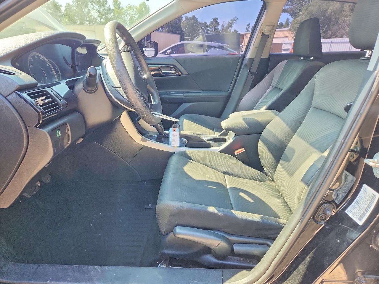 2017 HONDA ACCORD LX — Фото 7 из 13