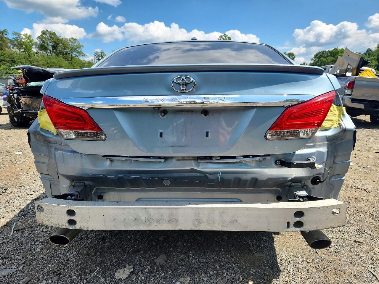 2011 TOYOTA AVALON LIMITED — Фото 6 из 12
