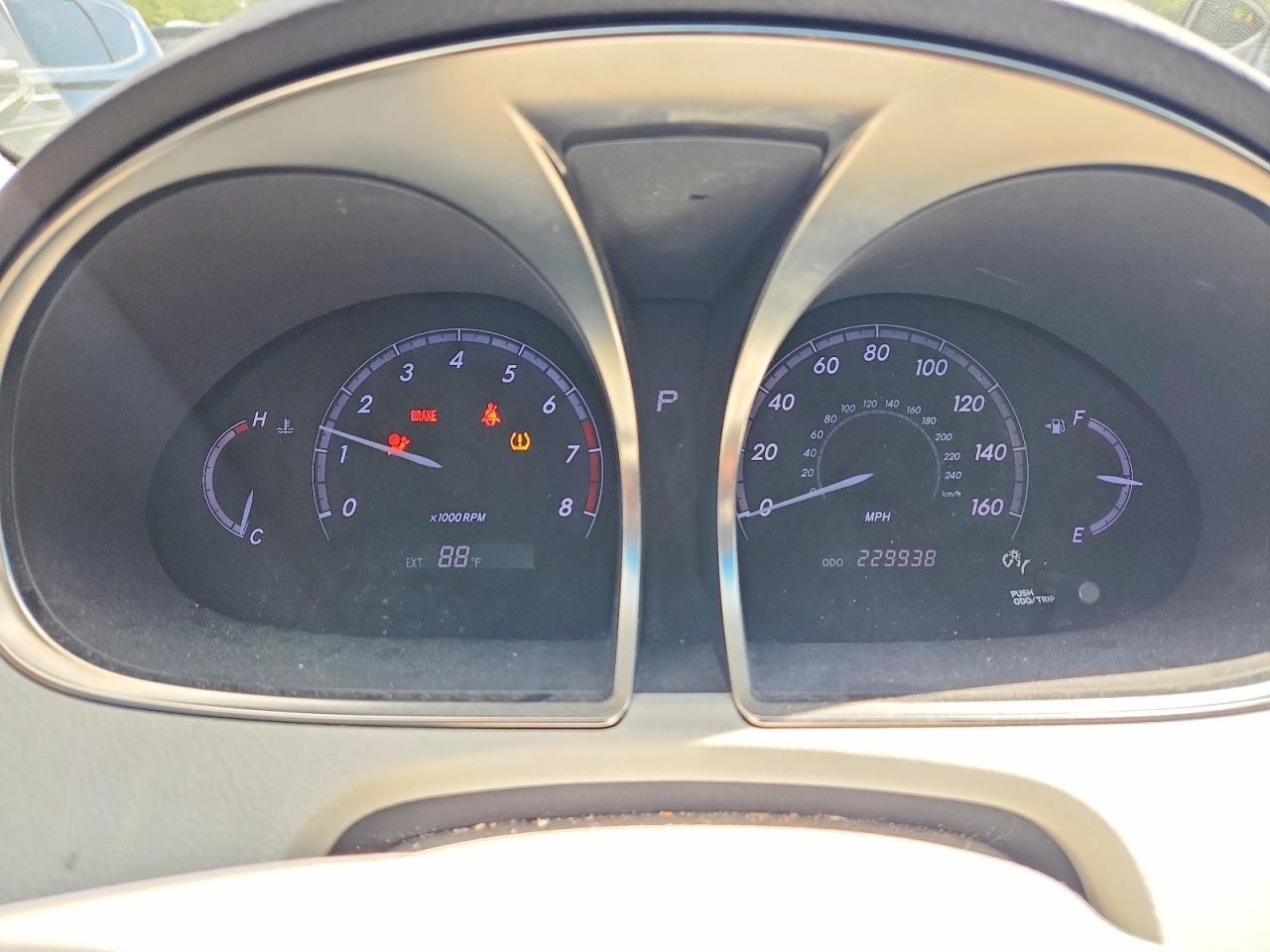 2011 TOYOTA AVALON LIMITED — Фото 9 из 12