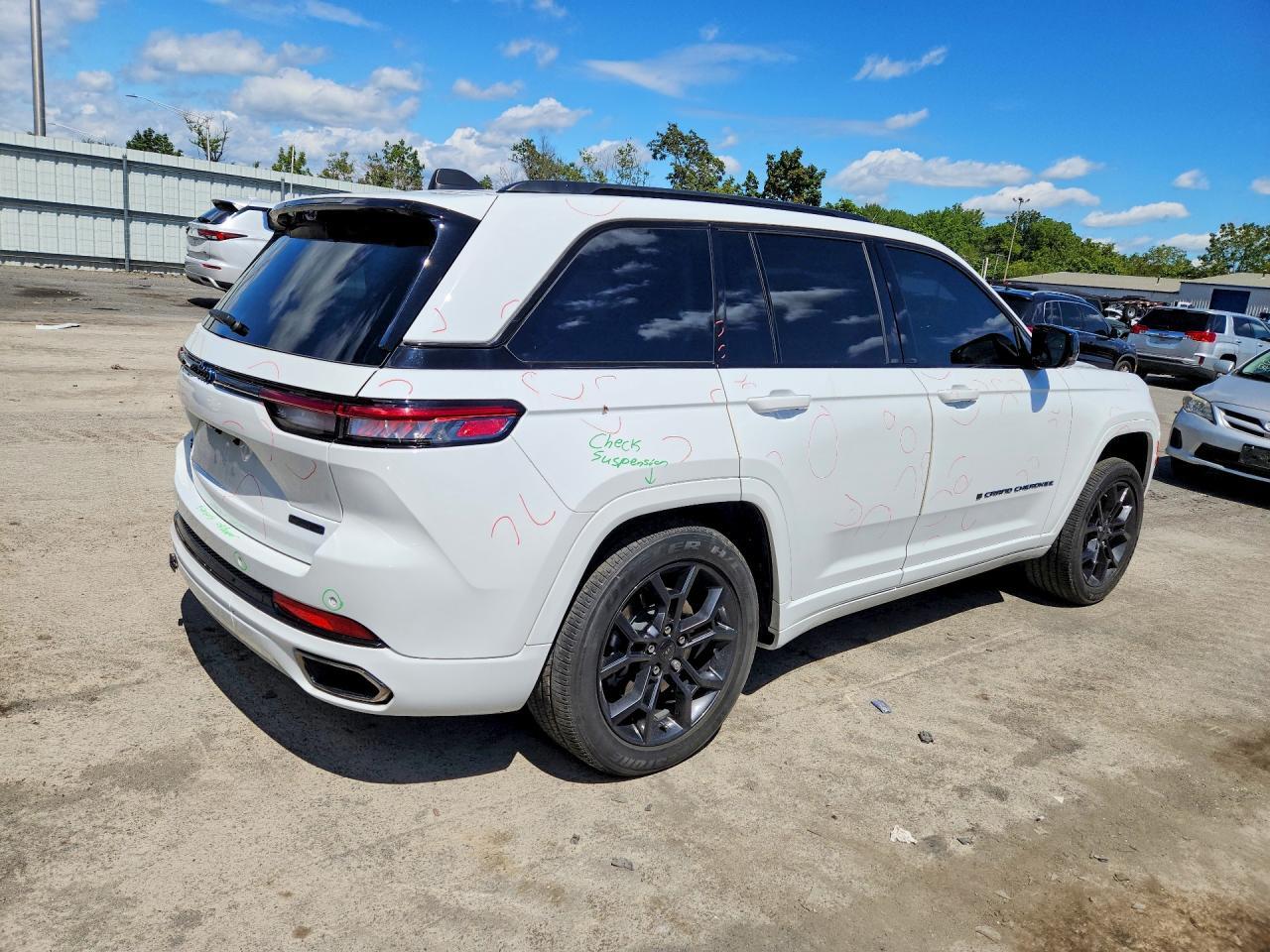 2023 JEEP GRAND CHEROKEE LIMITED 4XE — Фото 3 из 13