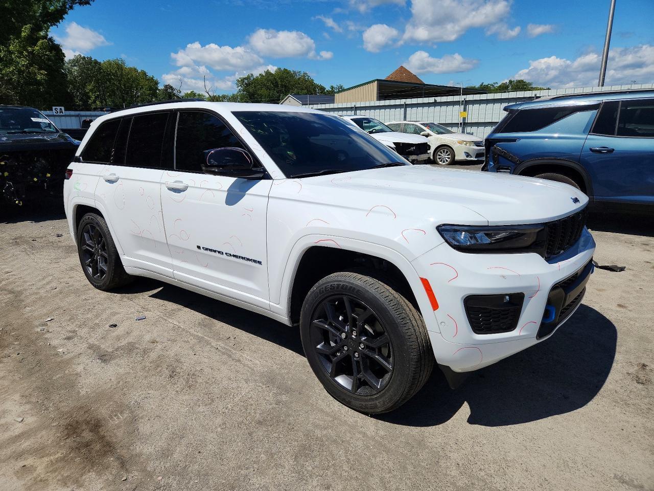 2023 JEEP GRAND CHEROKEE LIMITED 4XE — Фото 4 из 13