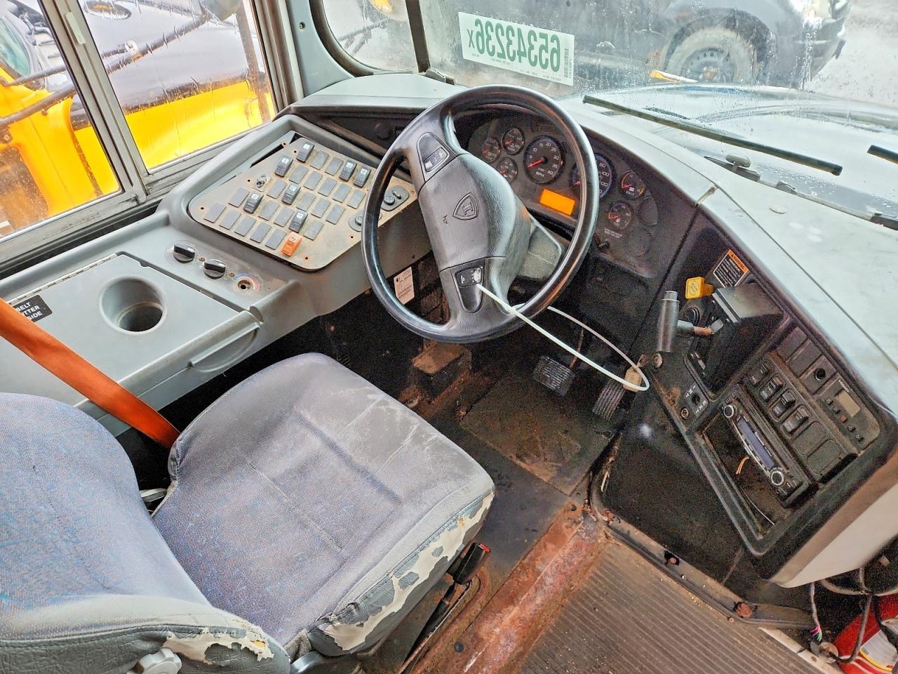 2014 IC CORPORATION CE SERIES SCHOOL - SCHOOL BUS — Фото 5 из 10