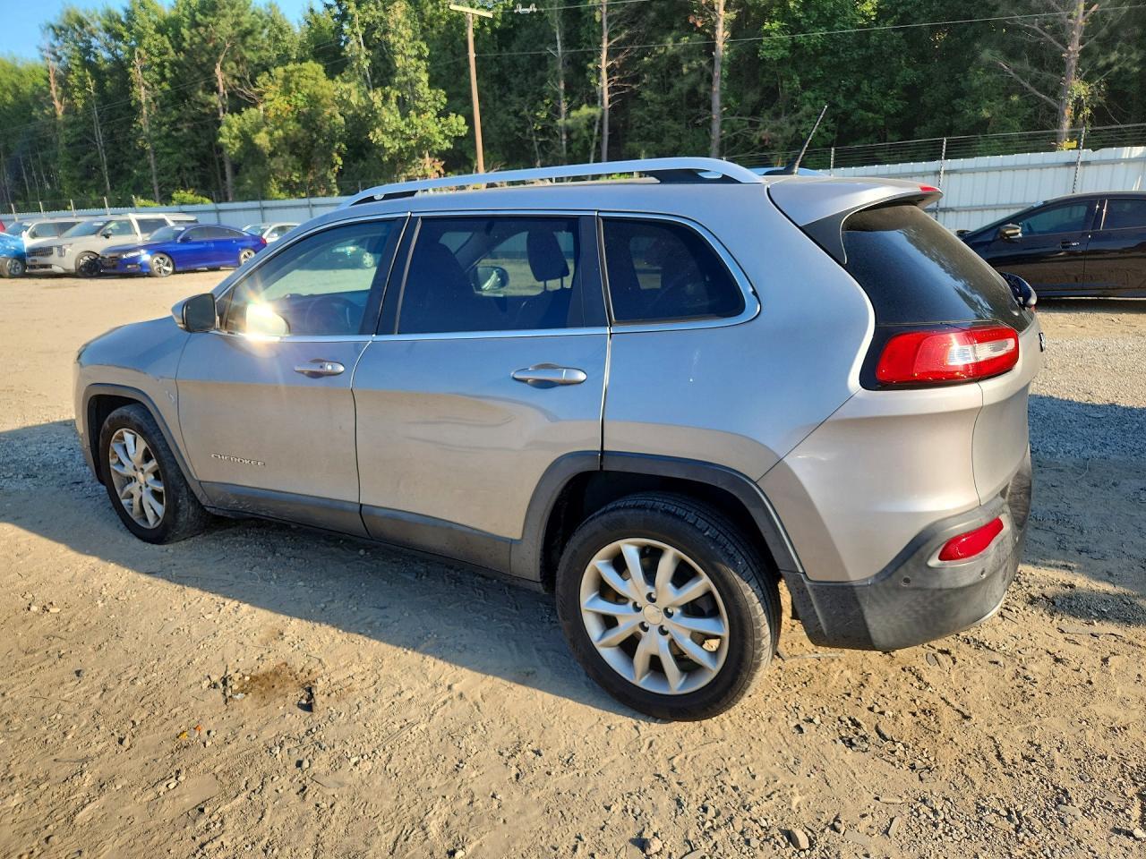 1C4PJLDS4EW202174 2014 JEEP CHEROKEE photo no. 2
