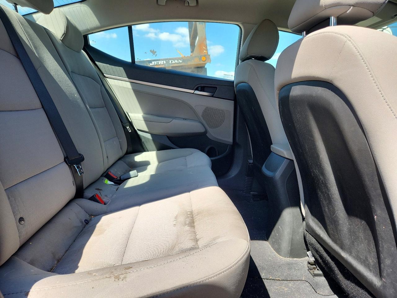 2018 HYUNDAI ELANTRA SE — Фото 10 из 12