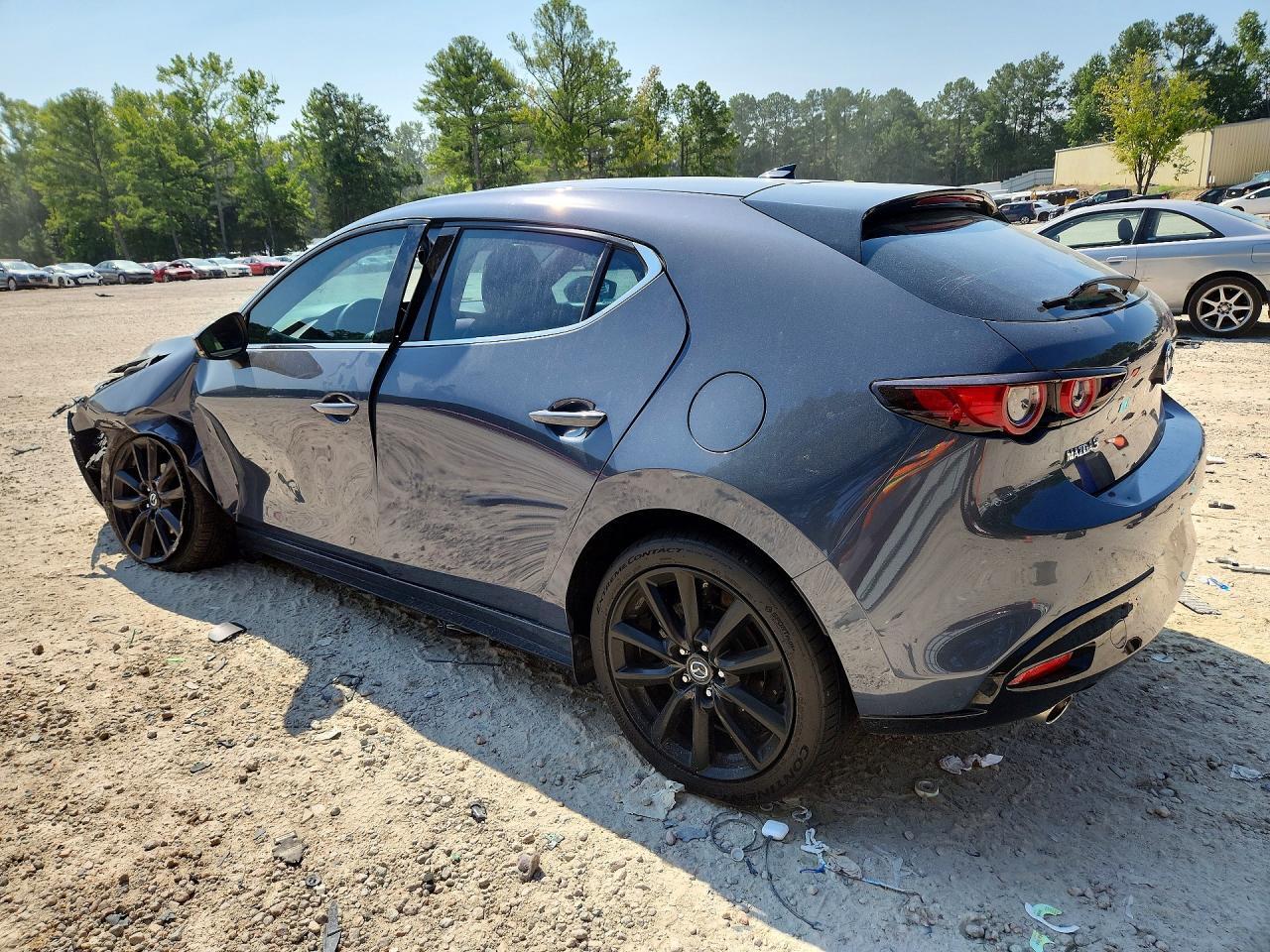 2021 MAZDA 3 PREMIUM — Фото 2 из 12