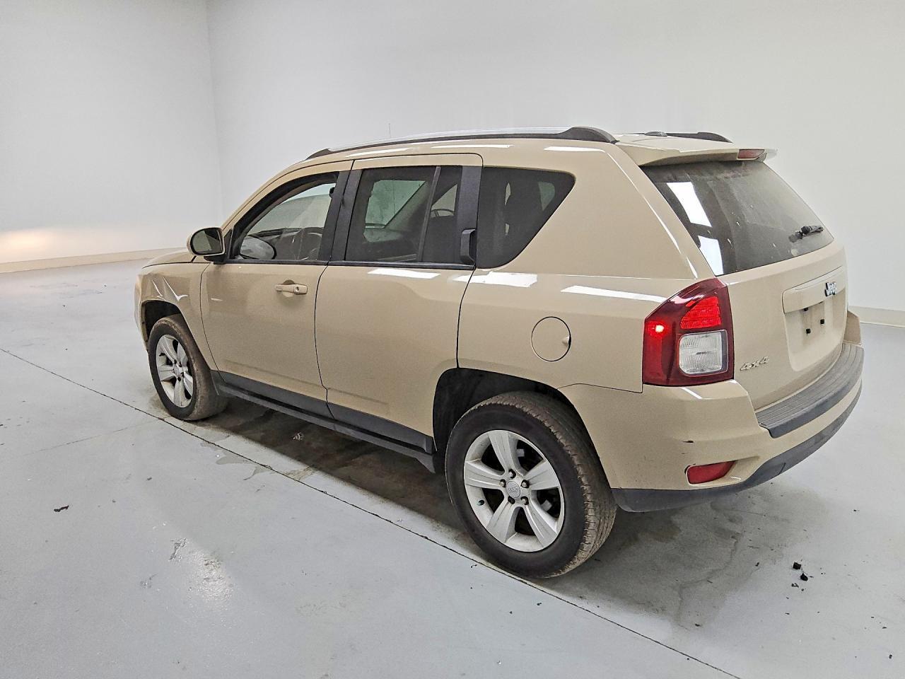 1C4NJDEB2GD753326 2016 JEEP COMPASS photo no. 2
