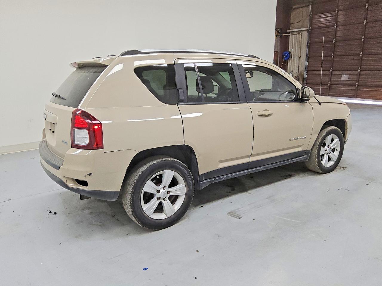 1C4NJDEB2GD753326 2016 JEEP COMPASS photo no. 3