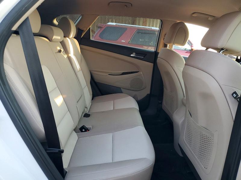 KM8J3CA43HU388551 2017 HYUNDAI TUCSON photo no. 11