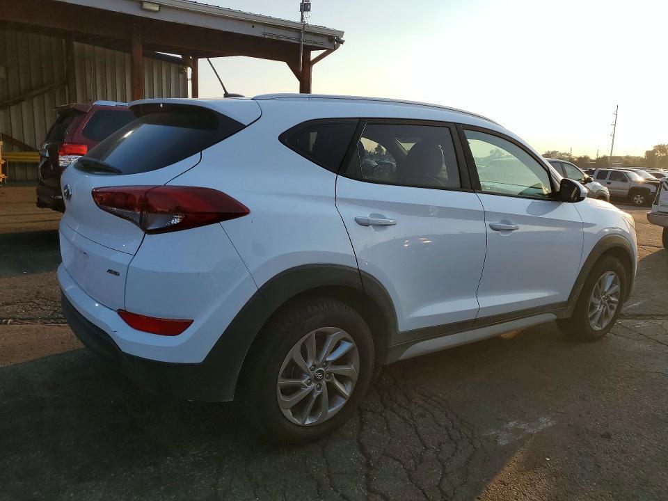 KM8J3CA43HU388551 2017 HYUNDAI TUCSON photo no. 3
