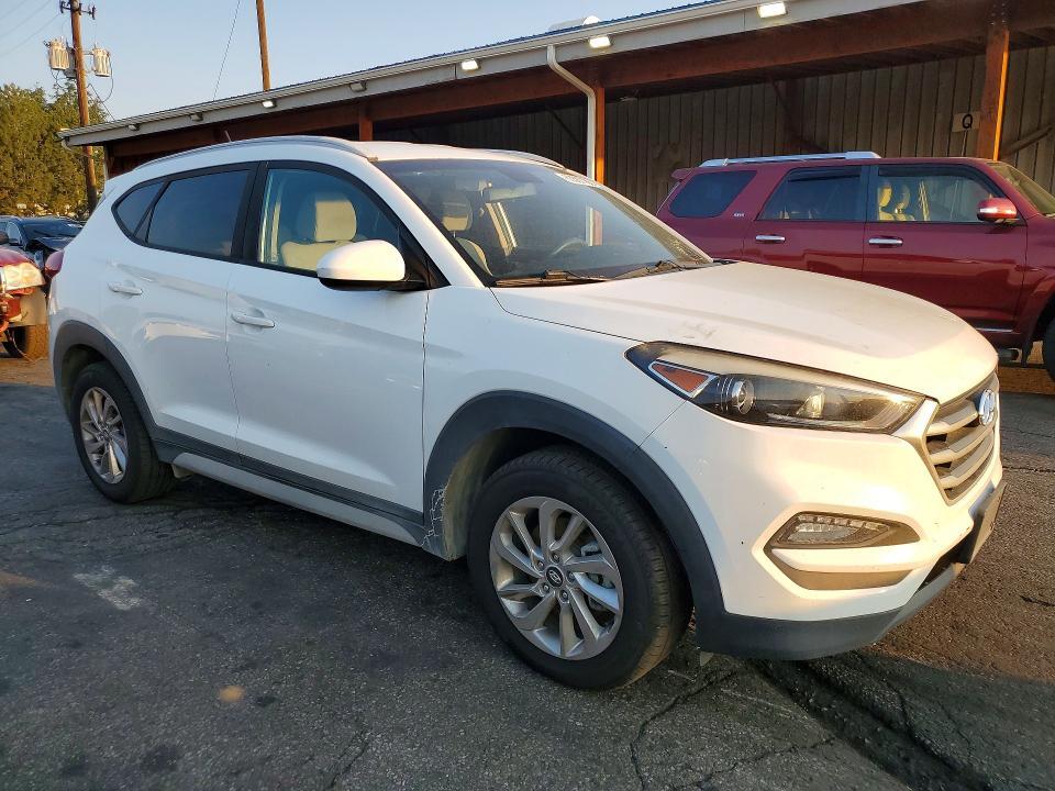 KM8J3CA43HU388551 2017 HYUNDAI TUCSON photo no. 4