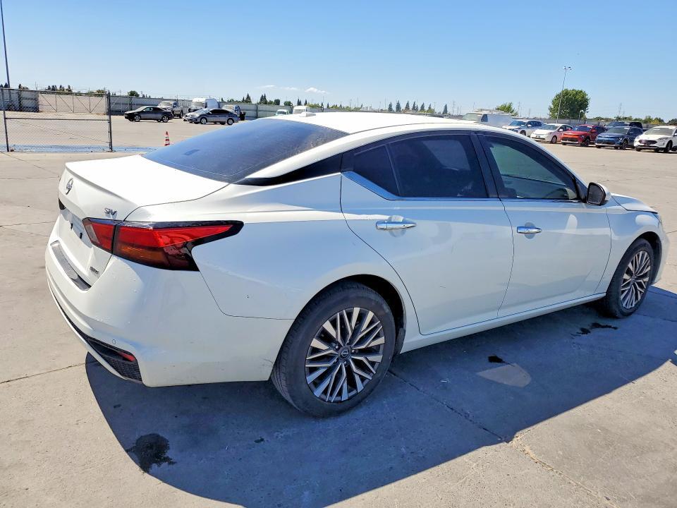 1N4BL4DW4PN310323 2023 NISSAN ALTIMA photo no. 3