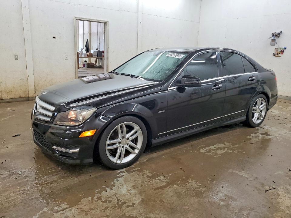 2012 MERCEDES-BENZ C WDDGF4HB1CR240741