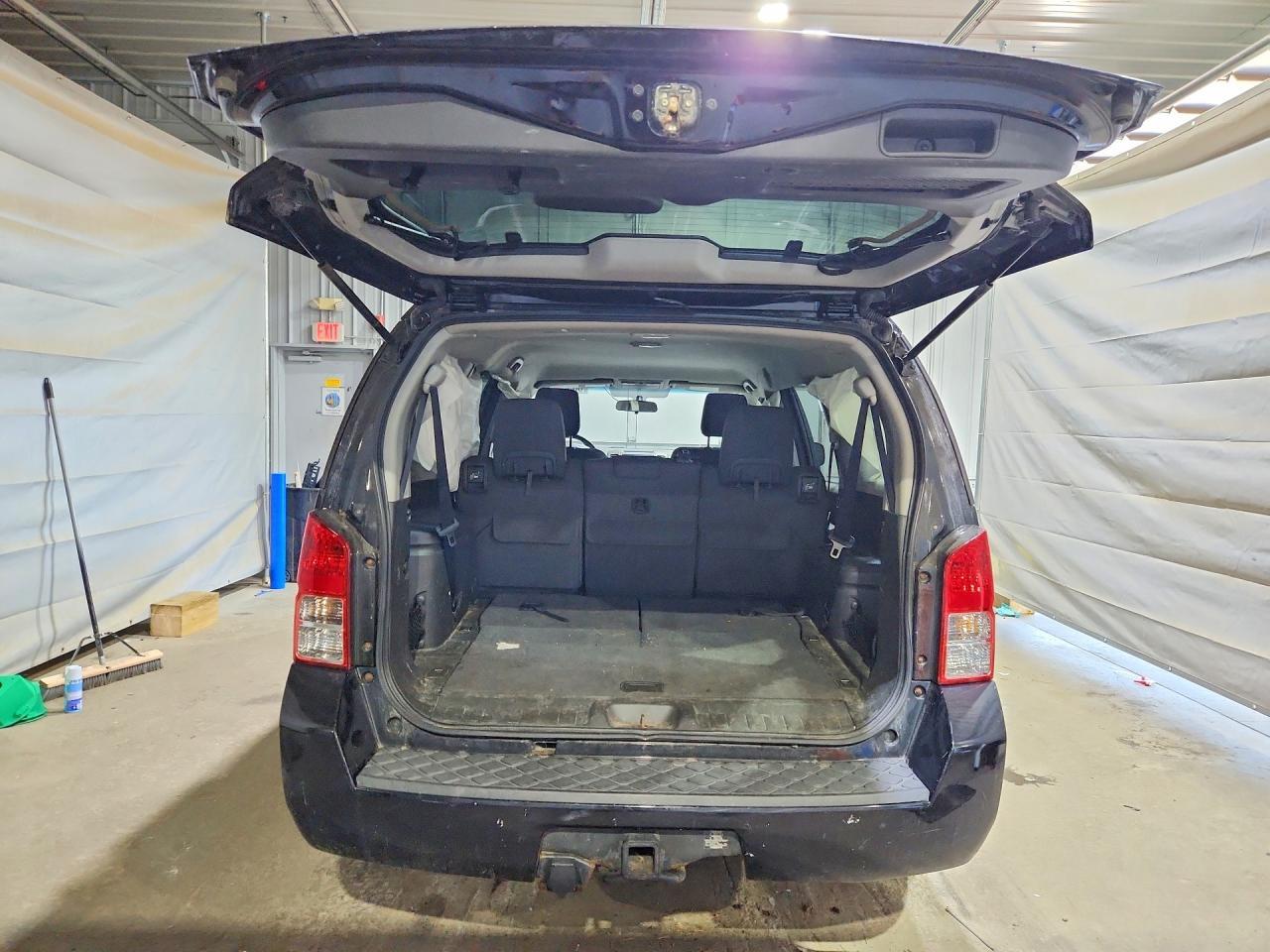 2012 NISSAN PATHFINDER S — Фото 6 из 13