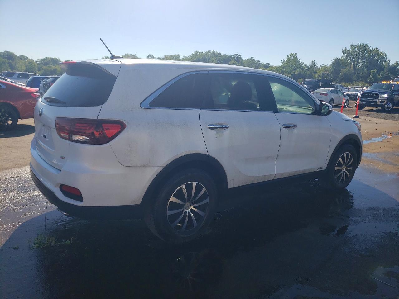2019 KIA SORENTO LX — Фото 3 из 12