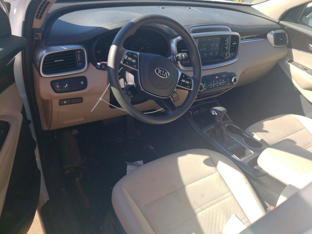 2019 KIA SORENTO LX — Фото 8 из 12