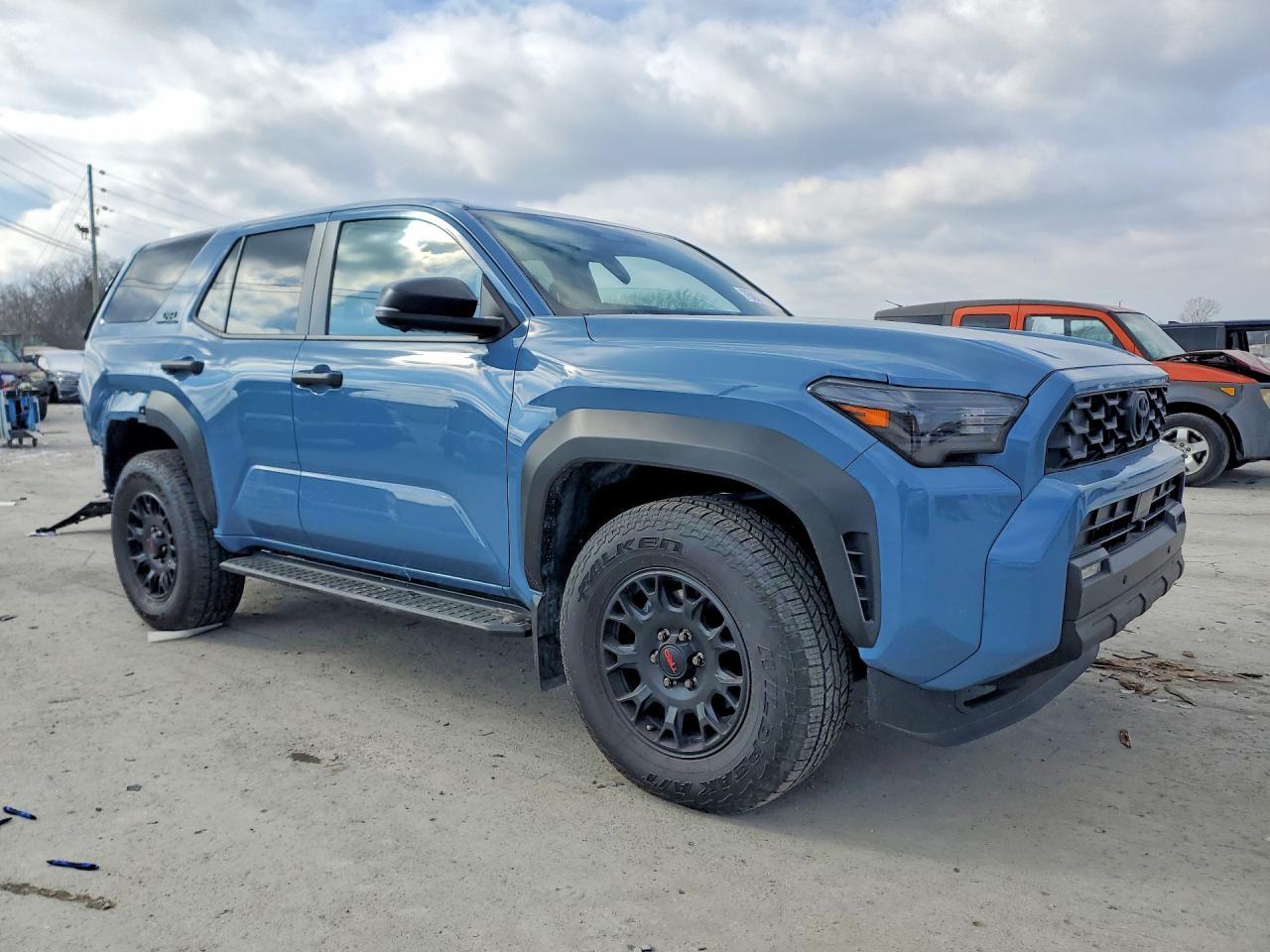 2025 TOYOTA 4RUNNER TRD OFF ROAD PREMIUM — Фото 4 из 12