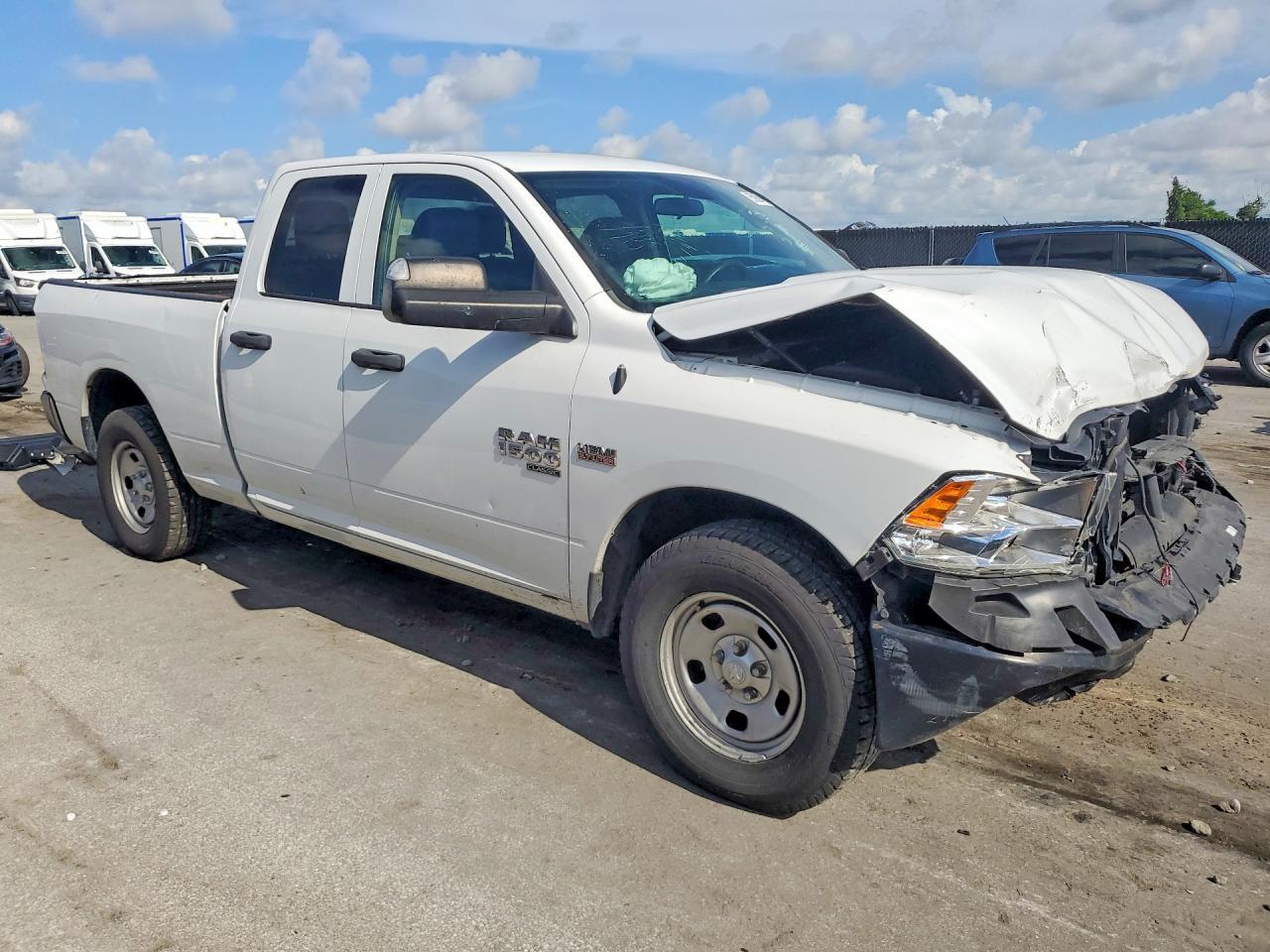 2021 RAM 1500 CLASSIC TRADESMAN — Фото 4 из 13